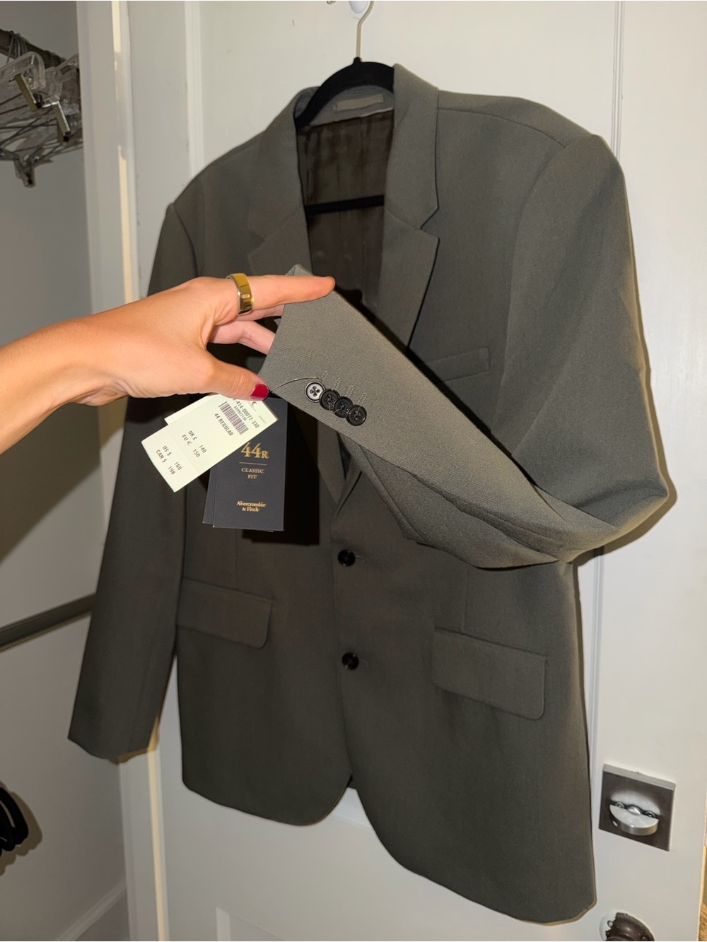 Abercrombie & Fitch: Classic Men's Olive Green Blazer - 2-Button Tailored Jacket